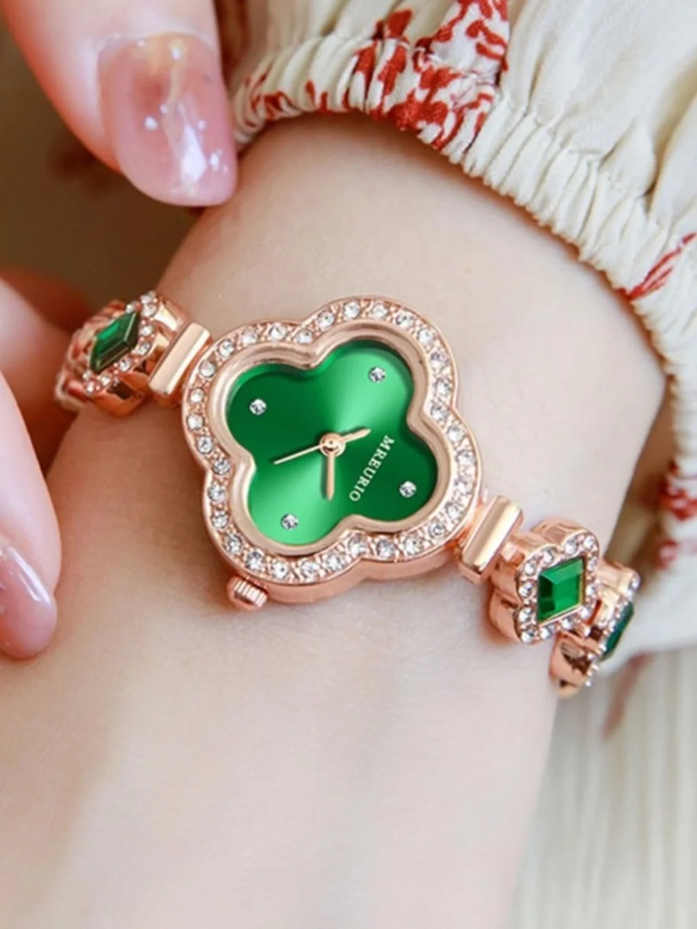 Watch-Emerald Green simulated 4 Leaf Clover Rose Gold Watches, Diamond like Brac